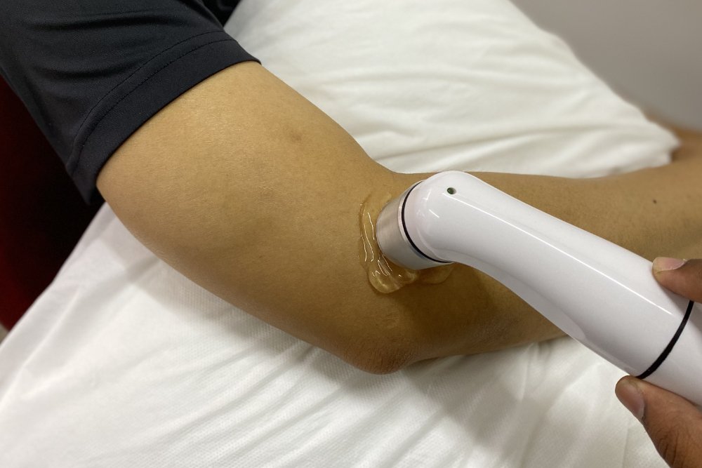 Demonstration of ultrasound therapy being applied